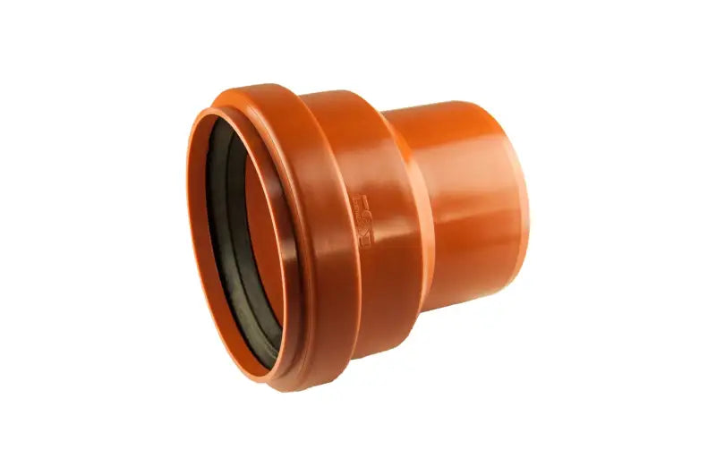 Orange PVC Reducer Fitting med Svart Gummitätning för Markavlopp